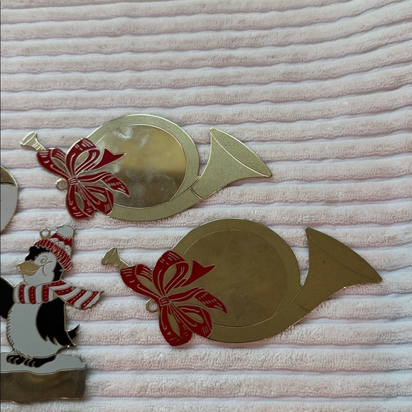 Festive Vintage Gold Holiday Ornaments - Picture 5 of 7